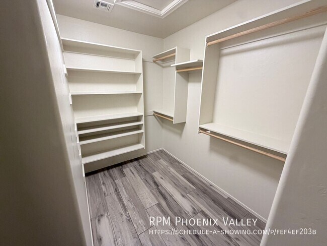 Building Photo - 12014 W Hopi St