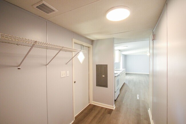 Building Photo - 351 Green Oaks Ct