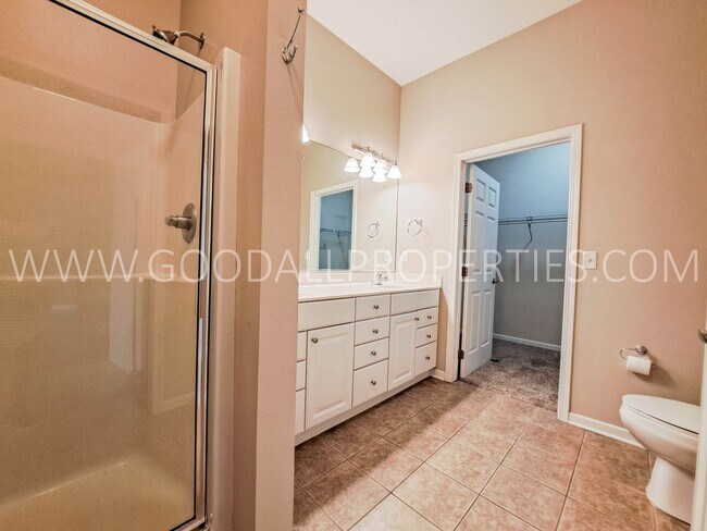 Building Photo - 2 Bedrooms 2 Bathroom Condo on Grand