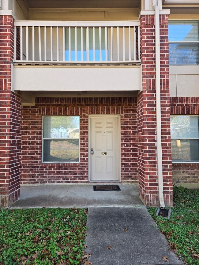 Building Photo - 3828 Shire Valley Dr