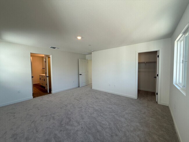 Building Photo - New Build with Large Backyard