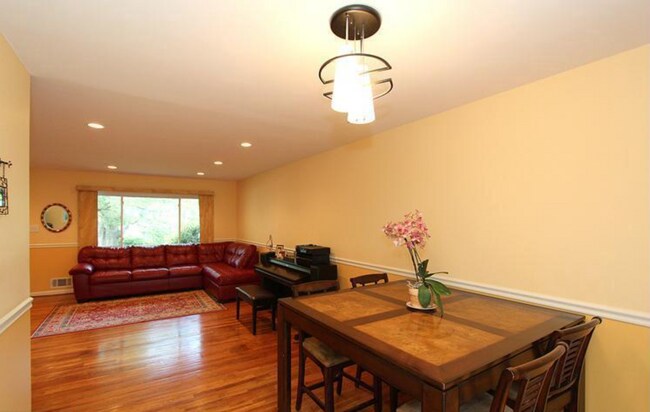 Building Photo - Rare Rockville Find! Upgraded 4BR/2.5BA Home with Fenced Yard – Pets Welcome!