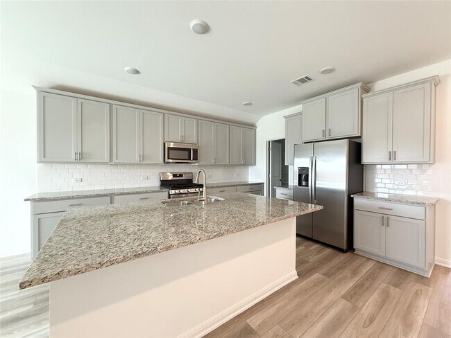 Building Photo - 15409 Flowers Vw