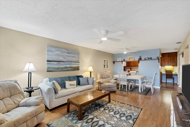 Building Photo - 1531 Placida Rd