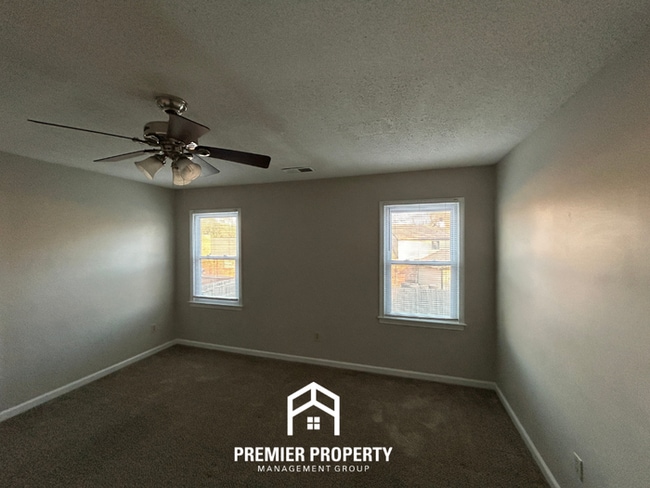 Building Photo - Spacious 3 Bedroom Home for Rent in Memphis | Vaulted Ceilings, Fireplace & Fenced Yard