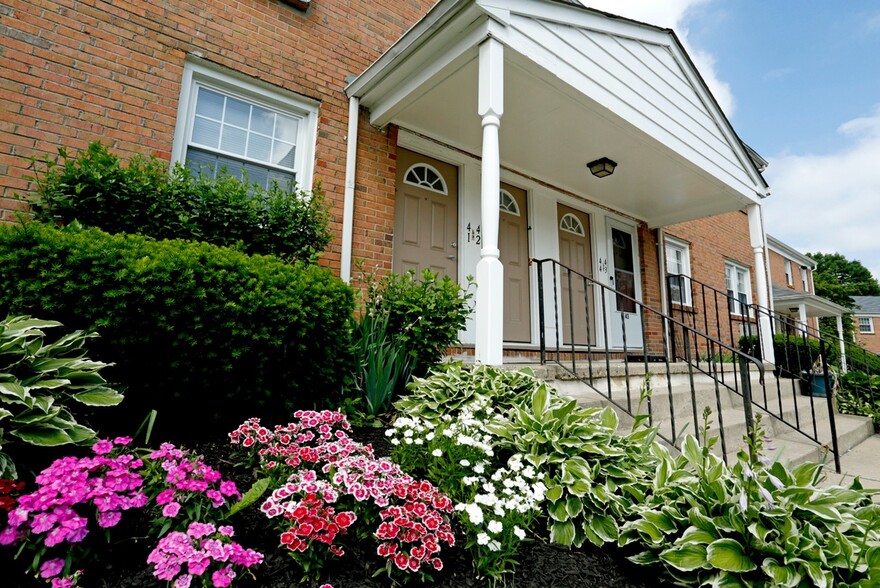 Building Entrance - Northgate Village