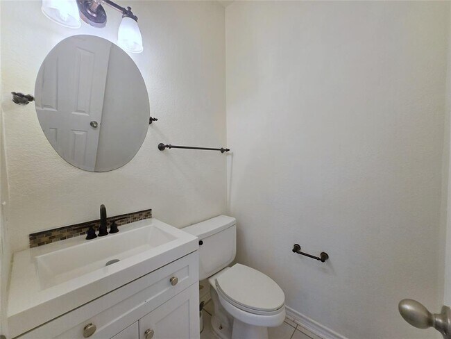 Building Photo - 6415 Taimer Ct