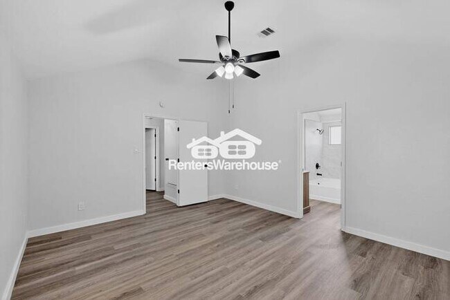 Building Photo - MOVE IN READY Rare Carrollton Home