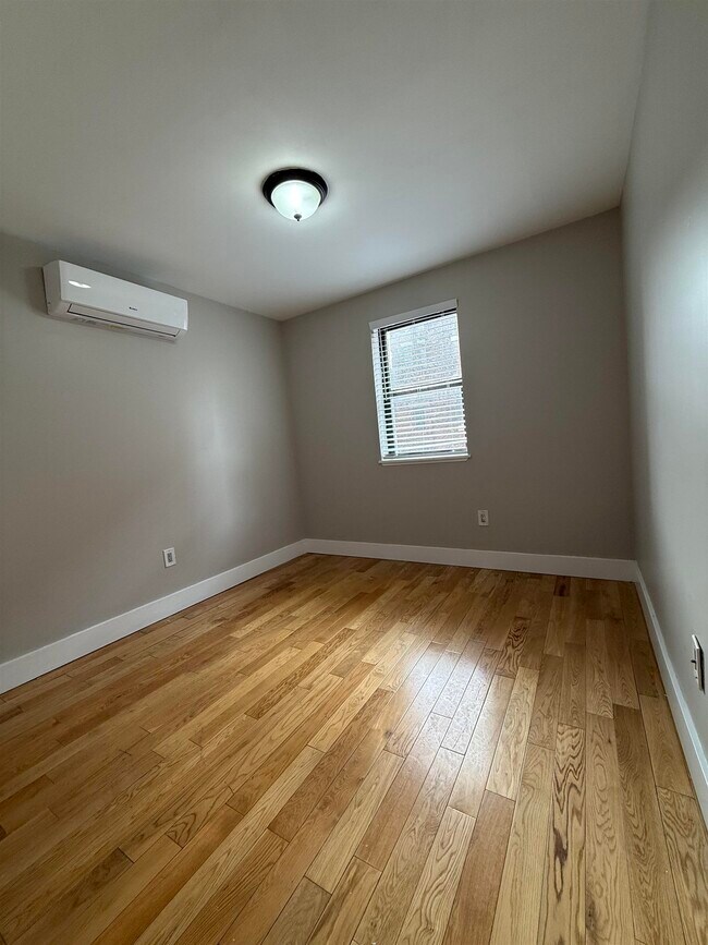 Building Photo - 73-75-75 Ferry St