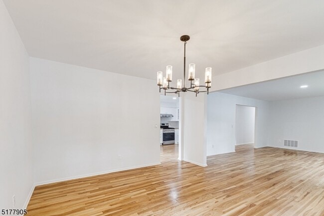 Building Photo - 50 Colonial Way