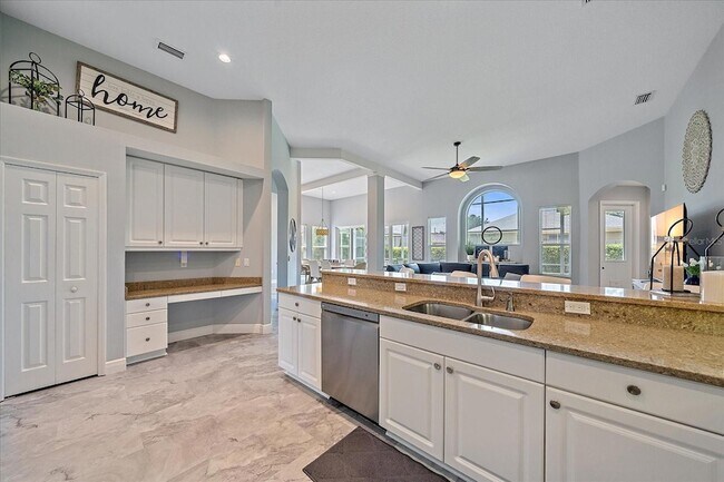 Building Photo - 8015 Spring Marsh Dr