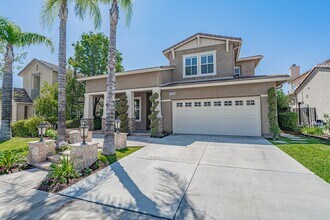 Building Photo - Spacious 4-Bedroom Pool Home in Saugus wit...