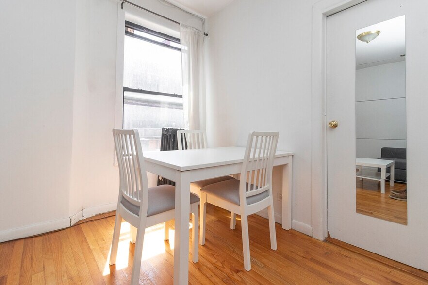 Building Photo - 315-317-317 E 95th St