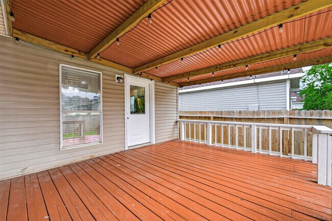 Building Photo - 21447 Sweet Grass Ln
