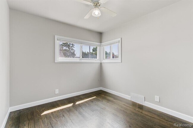 Building Photo - 27361 Delton St