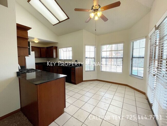 Building Photo - TWO STORY 4 BEDROOM WITH POOL NEAR SPRING ...