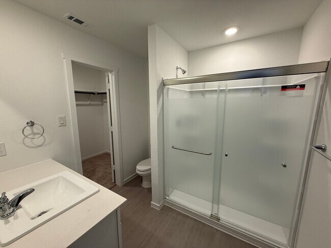 Building Photo - Brand NEW 4-bedroom, 2-bathroom home for l...