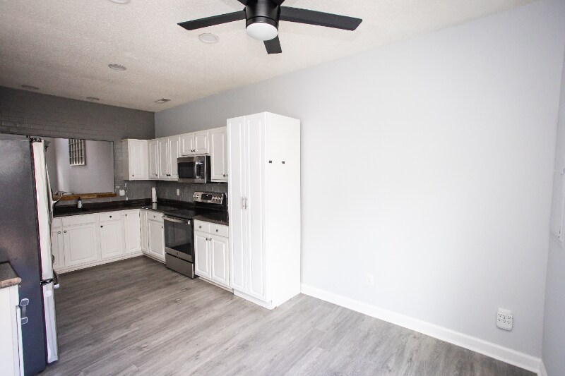 Building Photo - 2204 Savona Quay