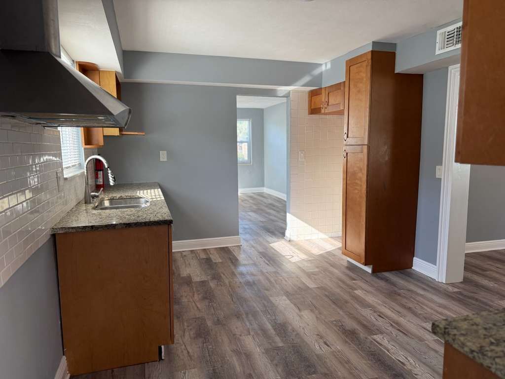 Building Photo - 641 Fremont Ave