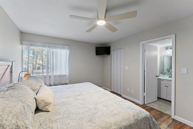 Building Photo - 1605 S US Hwy 1