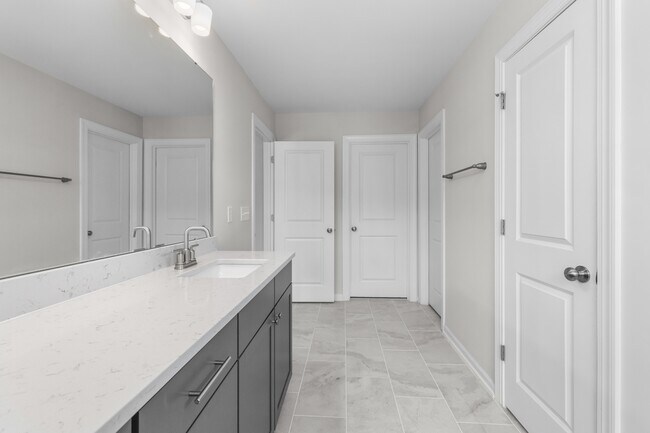 Building Photo - 2466 Hutch Ln