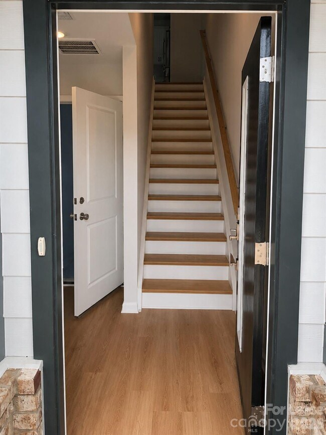 Building Photo - 212 Ferebee Pl