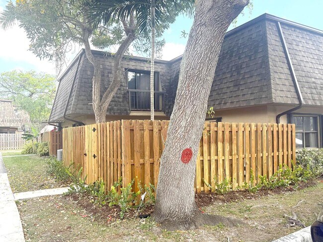 Building Photo - 14240 SW 94th Cir Ln