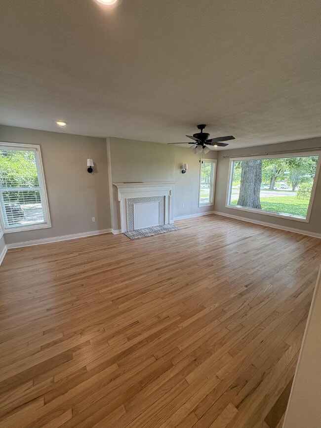 Building Photo - 3 bed, 2 bath House for Rent!