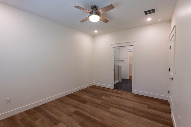 Building Photo - New Construction 4bd/3ba Townhouse