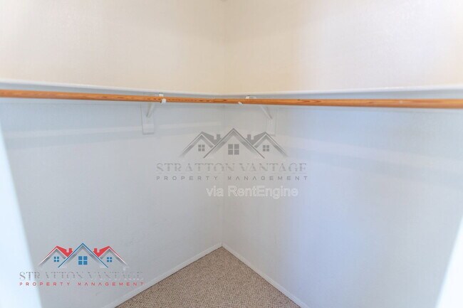 Building Photo - 3950 W Saragosa St