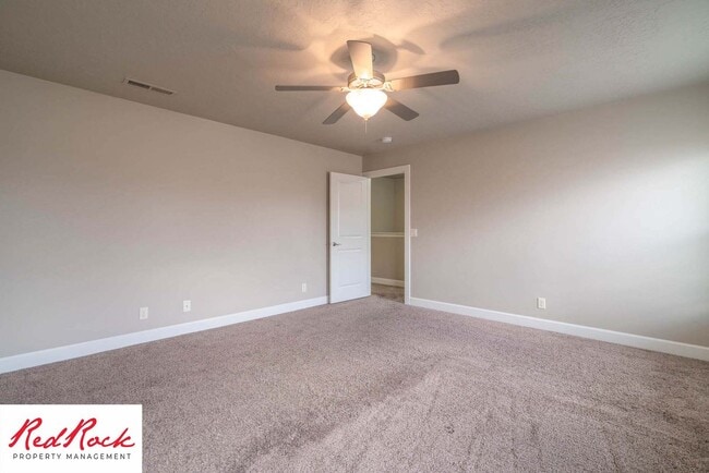 Building Photo - Spacious 4 Bedroom, 2.5 Bathroom Centrally...