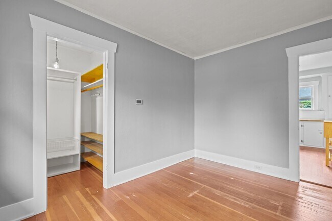 Building Photo - Classic Tacoma Charm with Room to Breathe....