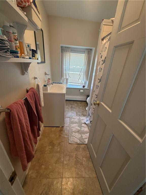 Building Photo - 9 1/2 W Narragansett Ave