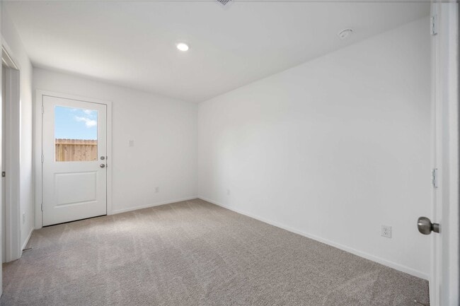 Building Photo - 385 Lucia Way