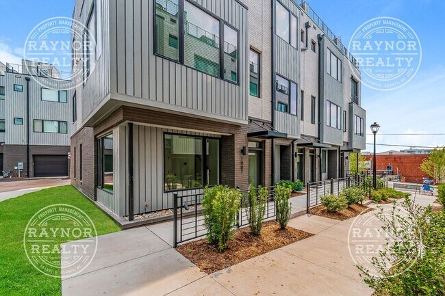 Building Photo - 1007 Hundley
