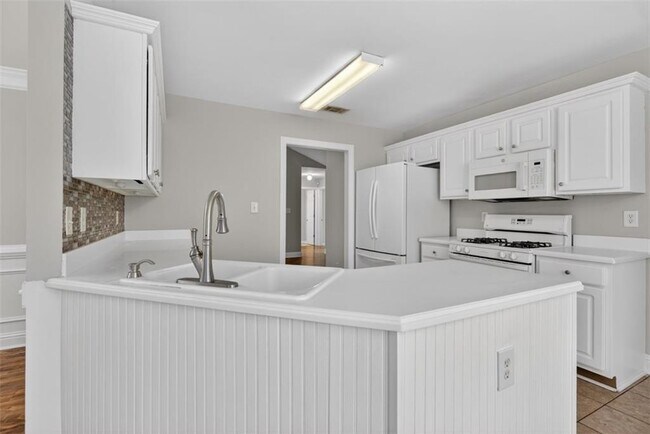 Building Photo - 5630 Saltcreek PIace NE