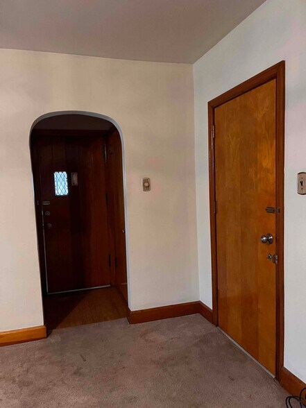 Building Photo - 404 N 7th St