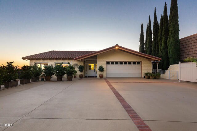 Building Photo - 1234 E Tujunga Ave