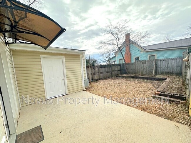 Building Photo - 104 Wrenwood Ln