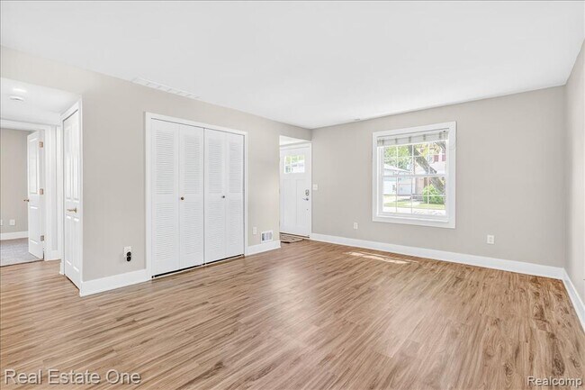 Building Photo - 306 Roe St