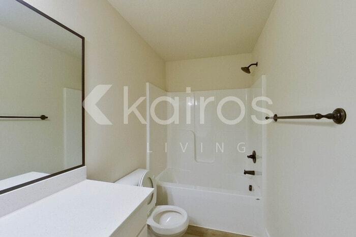 Building Photo - 6914 Bluebell Ct