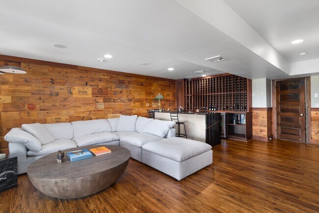 Building Photo - 57 Esmond Ave