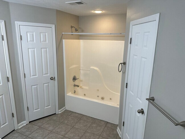 Building Photo - 3-Bedroom, 2-Bathroom Split floor plan Home for Rent in Austin, AR – Available April 2026