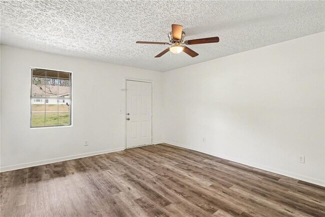 Building Photo - 165 Plum Orchard Rd