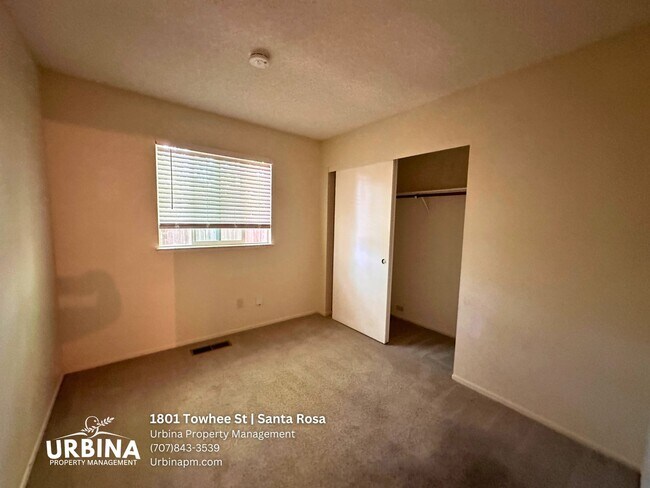 Building Photo - Inviting 3 Bedroom 2 Bathroom Home in Desirable Coffey Park Location