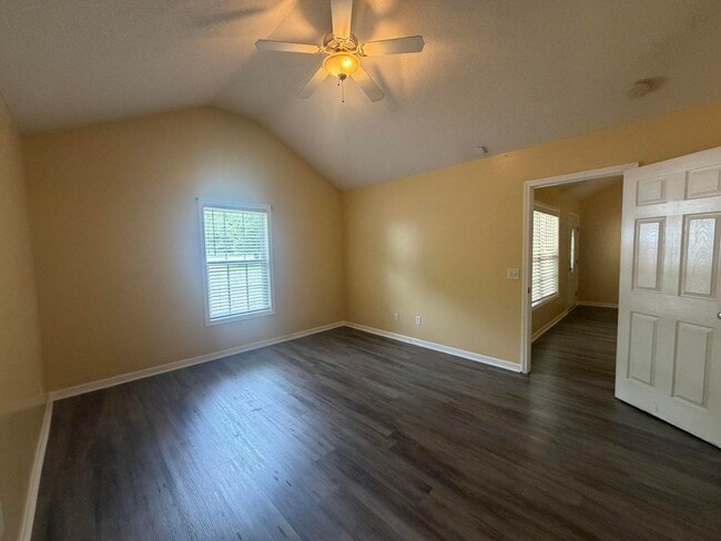 Building Photo - 30 Spanish Moss Cir