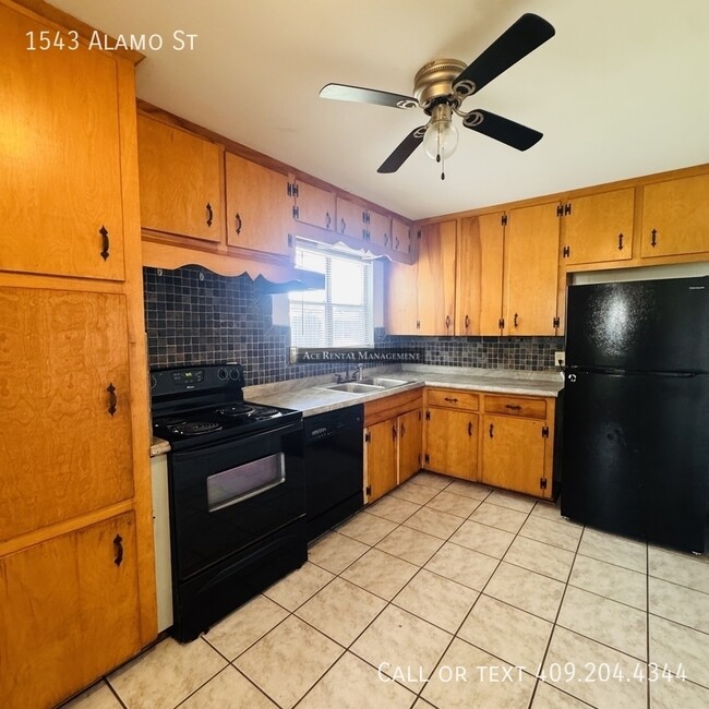 Building Photo - 1543 Alamo Creek