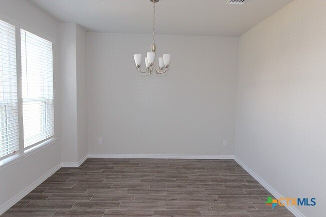 Building Photo - 6307 Verde Dr