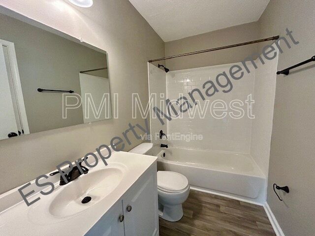 Building Photo - 6627 Live Oak Rd