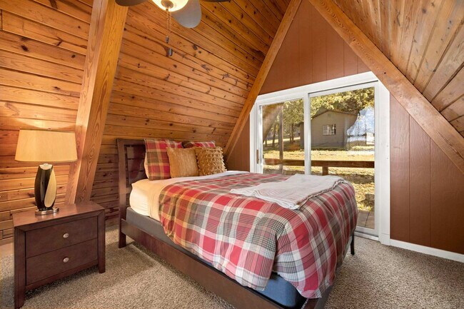 Building Photo - 9063 Mundell Rd